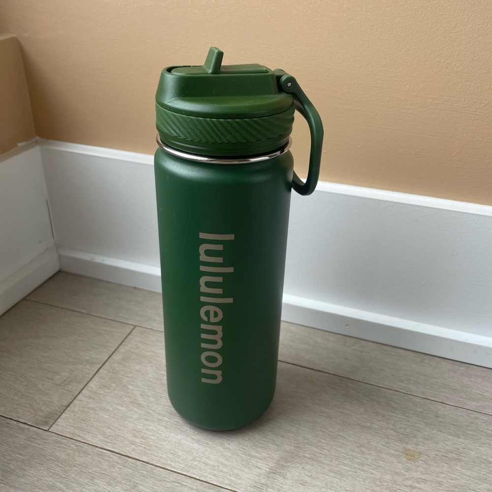 Lululemon water bottle